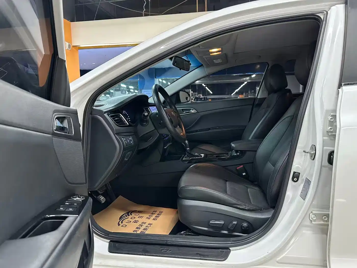 Hyundai Mistra 2014 1.8L Auto Premium DLX фото 5