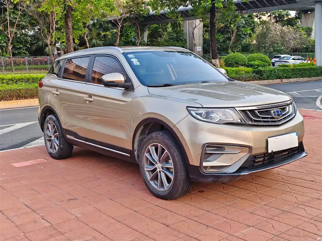 Фото 24 - Geely Boyue