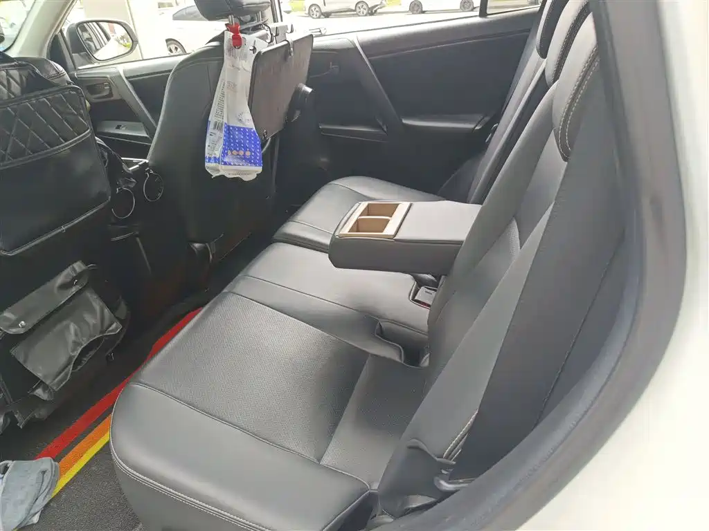 Toyota RAV4 Rongfang 2016 2.0L CVT 2WD Urban (China V) фото 17