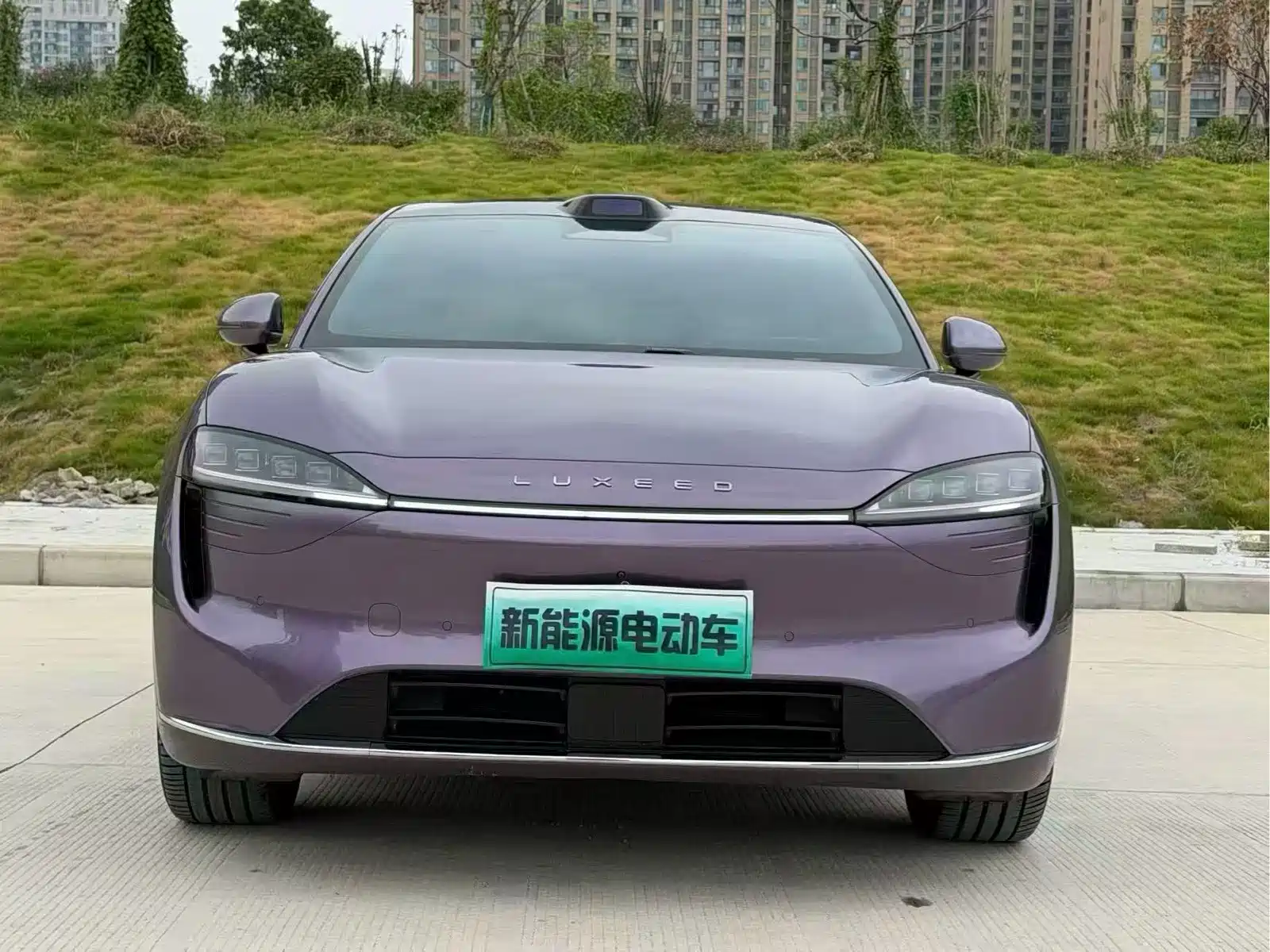 Фото 2 - Zhijie Luxeed R7