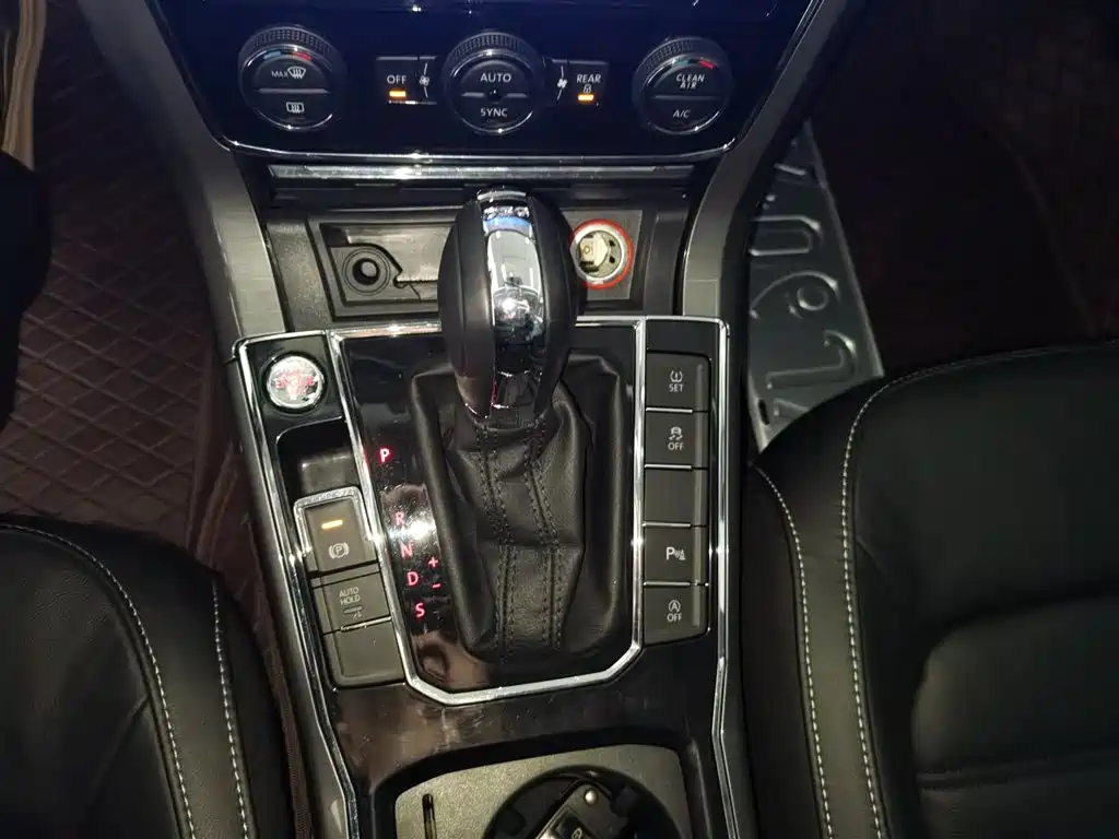 Volkswagen Passat 2017 330TSI DSG Prestige фото 14
