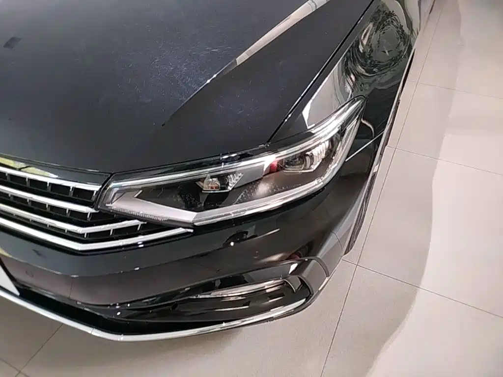 Volkswagen Magotan 2025 2025 Facelift II Public Edition 330TSI DSG Luxury