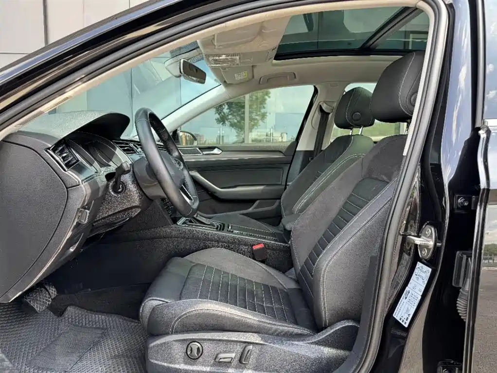 Volkswagen Magotan 2020 330TSI DSG Leading фото 6