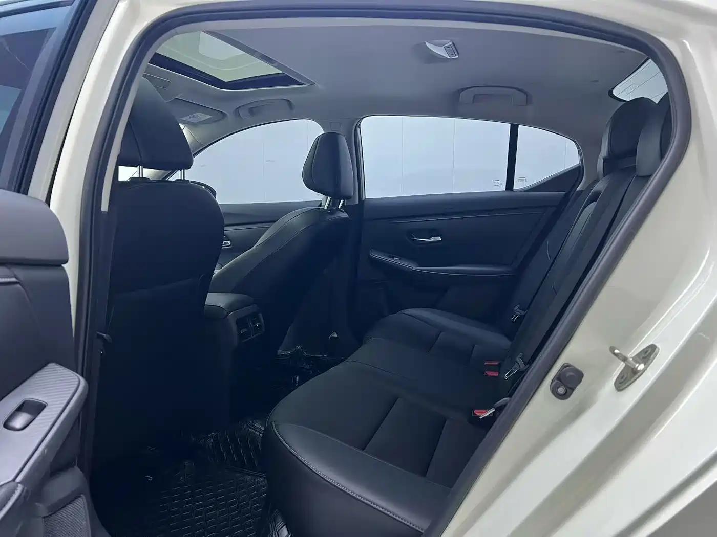 Фото 9 - Nissan Sylphy