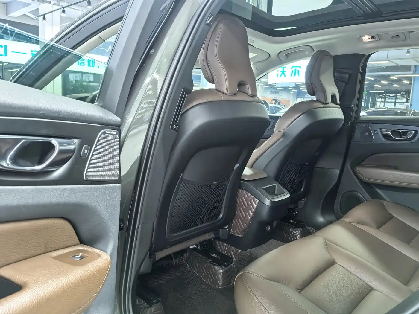 Фото 6 - Volvo XC60