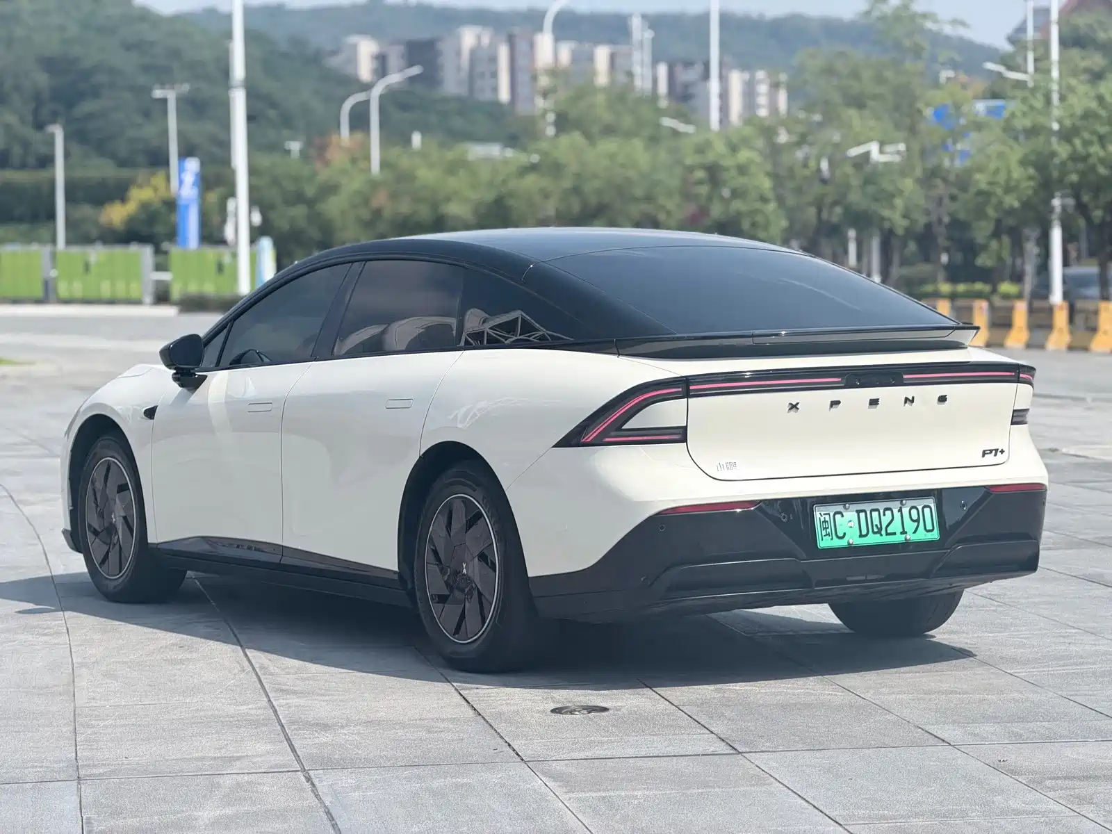 Фото 7 - XPeng P7+
