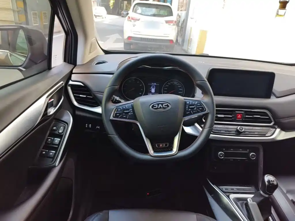 JAC Motors JAC Refine R3 2018 2018 1.6L Manual Luxury Sunroof