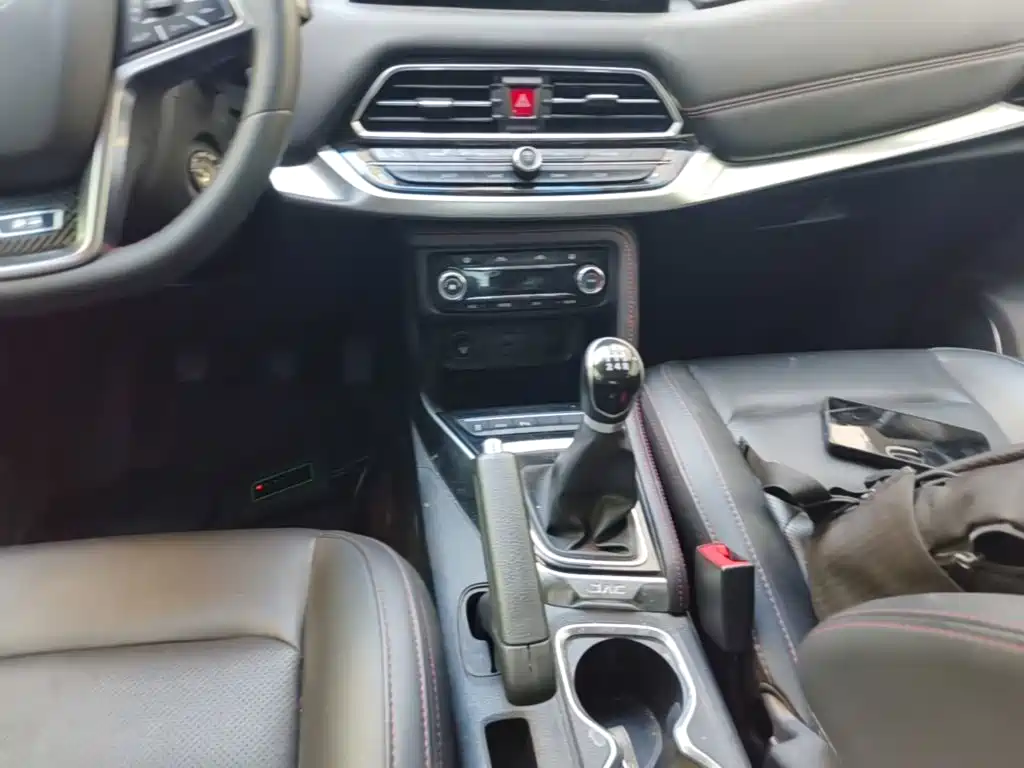 JAC Motors JAC Refine R3 2018 2018 1.6L Manual Luxury Sunroof