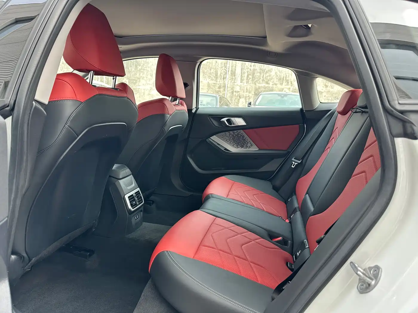 BMW 2 Series 2025 225L M Sport Package фото 9