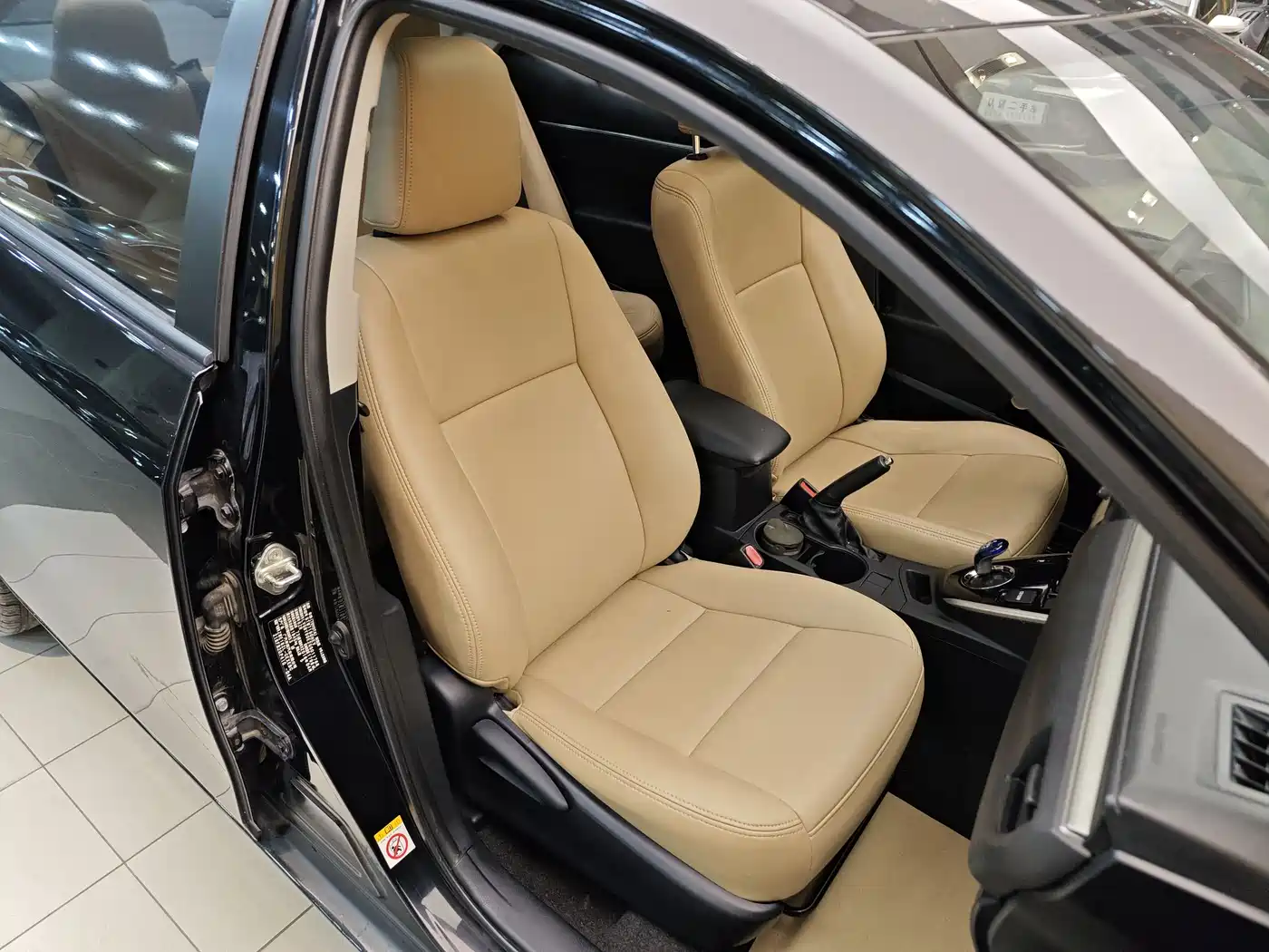 Toyota Levin 2016 Hybrid 1.8H GS E-CVT Elite Sunroof фото 31