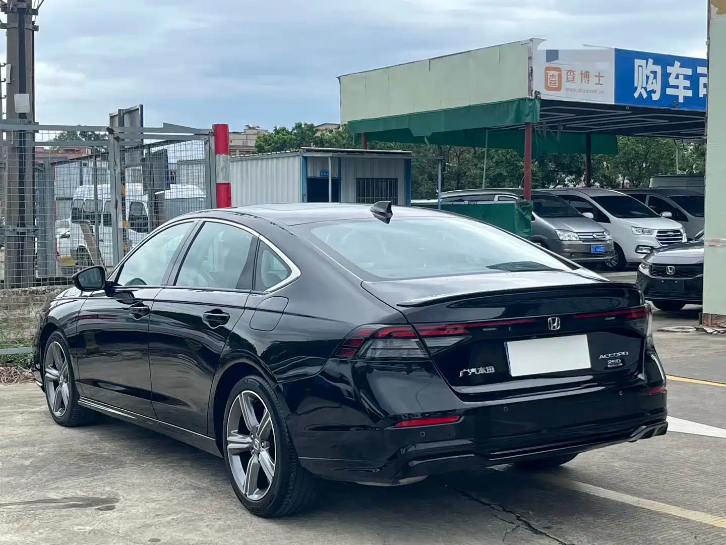 Фото 9 - Honda Accord