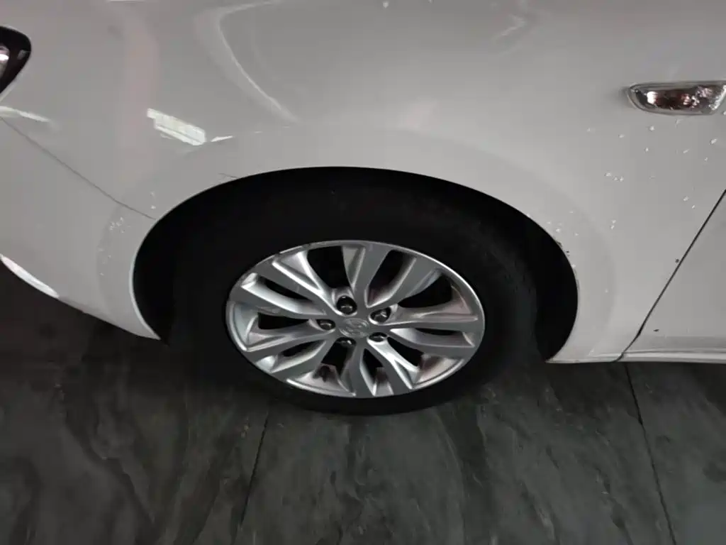 Photo 23 - Buick Excelle