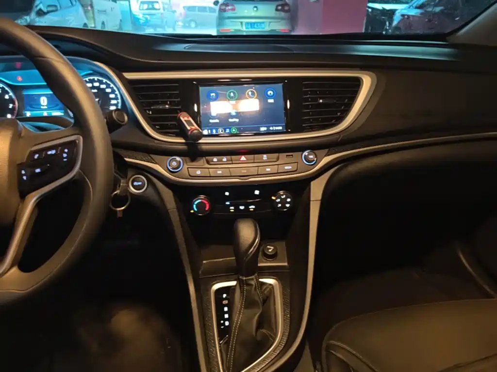 Photo 13 - Buick Excelle