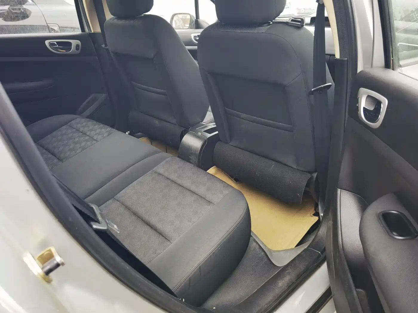 Peugeot 307 2013 2010 Model Sedan 1.6L Automatic Comfort Edition