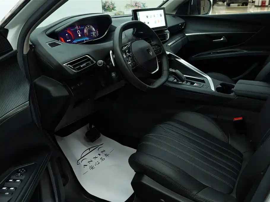 صورة 13 - Peugeot 5008
