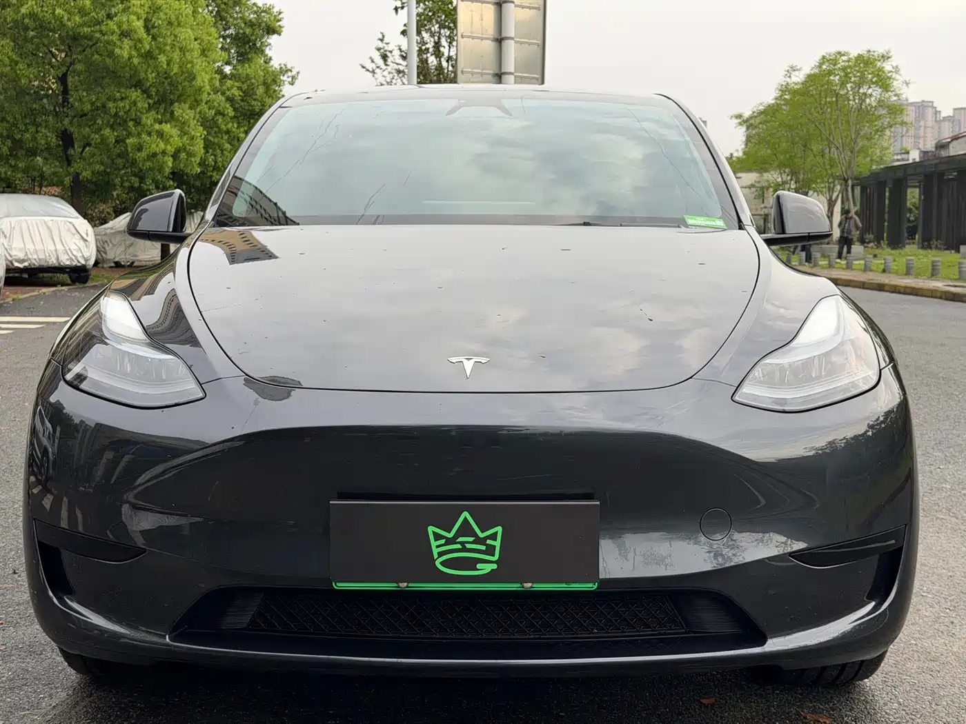 TESLA MODEL Y