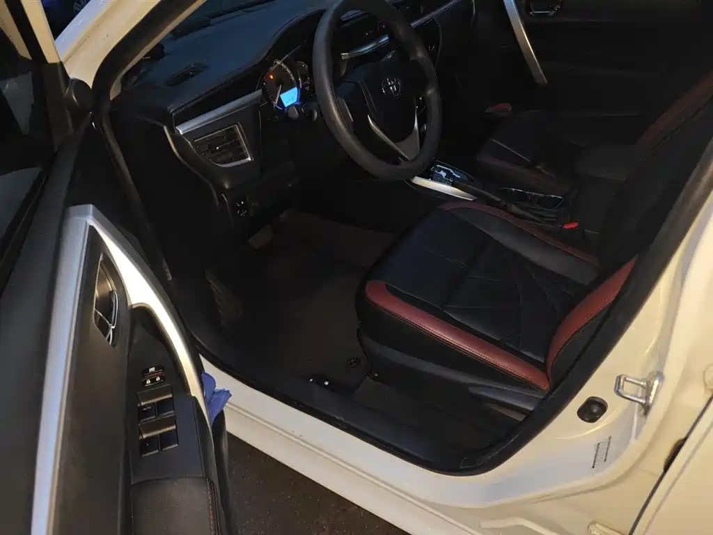 Toyota Corolla 2017 Facelift 1.6L S-CVT GL фото 14