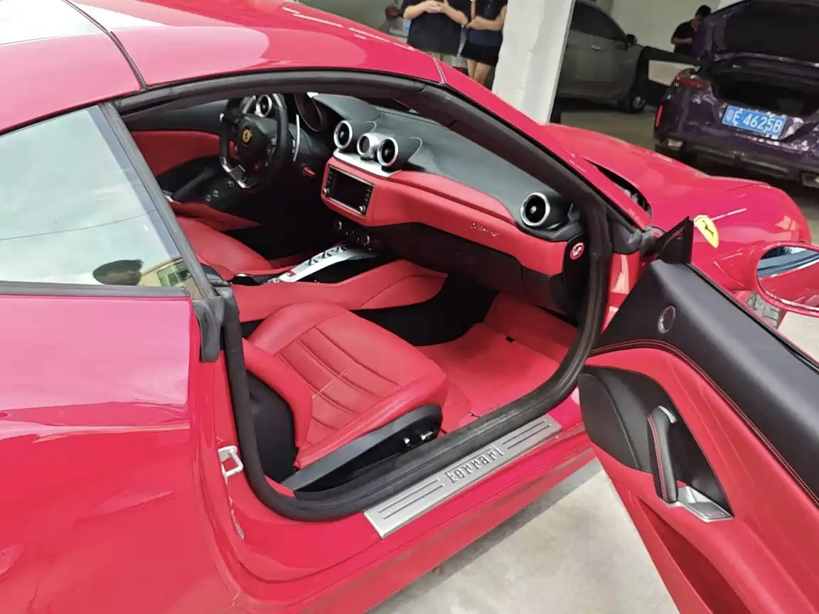 Ferrari California T 2015 2015 3.9T Standard
