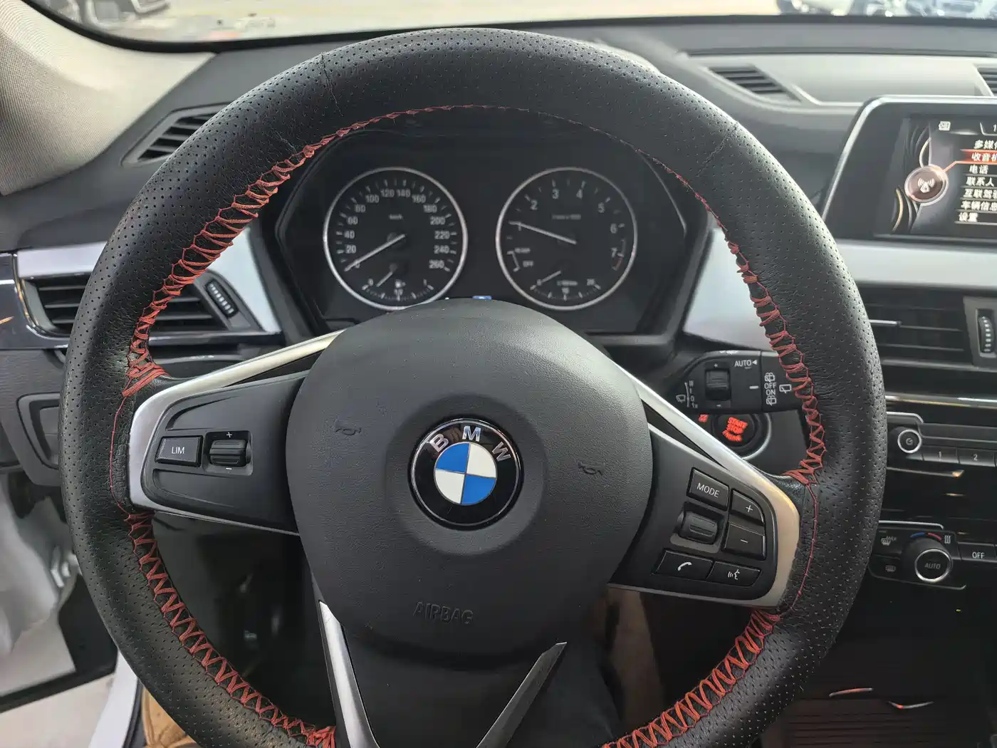 BMW X1 2016 sDrive18Li Premium Model фото 7