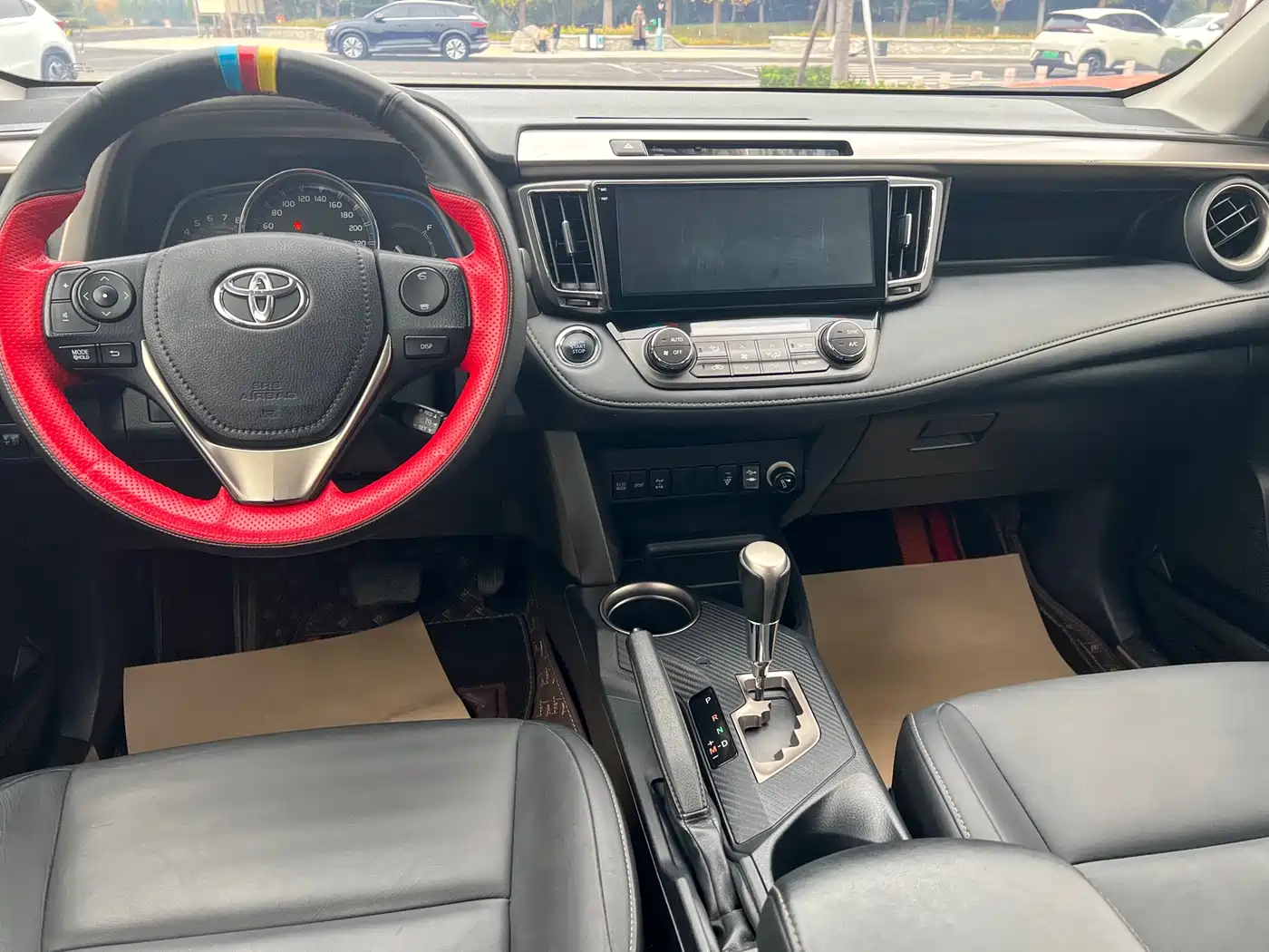 Toyota RAV4 Rongfang 2015 2.0L CVT 4WD Pioneer Edition фото 9
