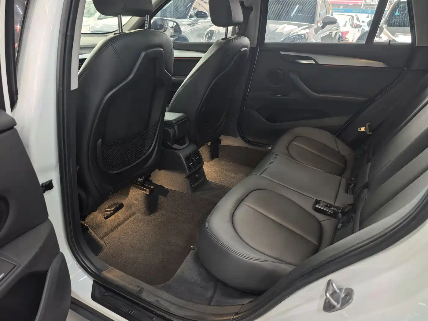BMW X1 2016 sDrive18Li Premium Model фото 10