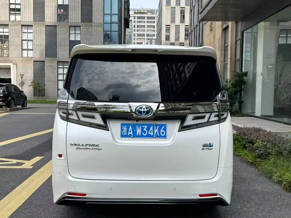 Фото 5 - Toyota Vellfire