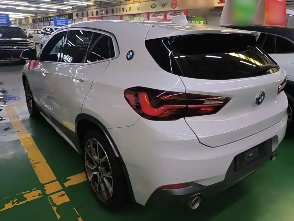 Photo 5 - BMW X2