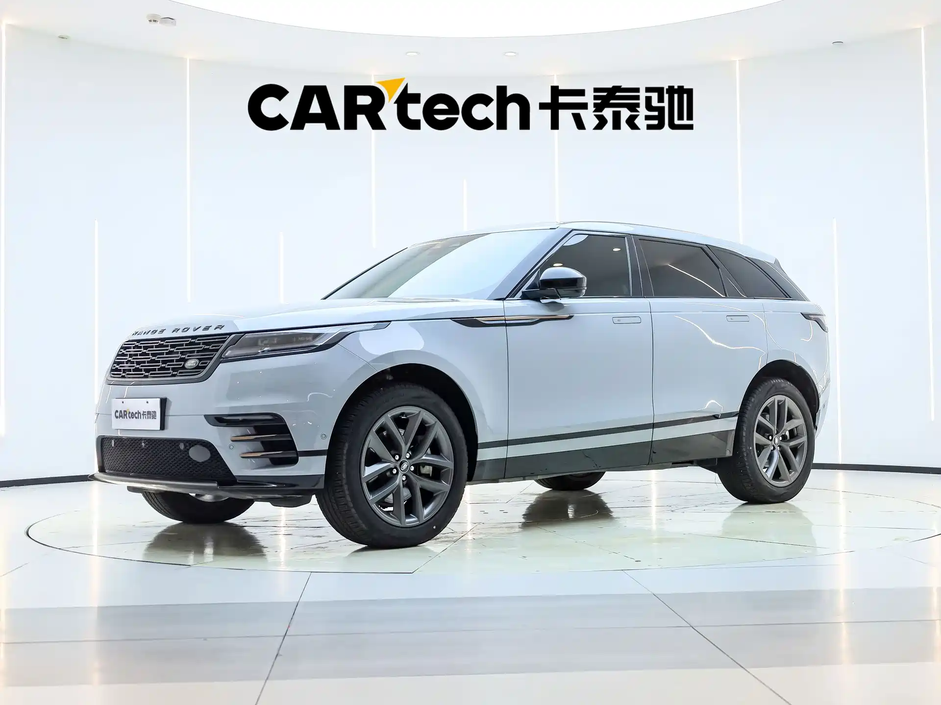 Фото 2 - Land Rover Range Rover Velar