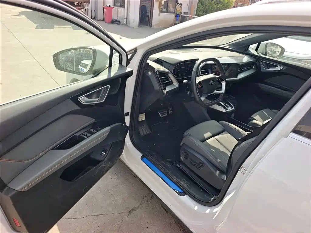 Audi Q4 e-tron 2024 40 e-tron Pioneer Edition фото 16