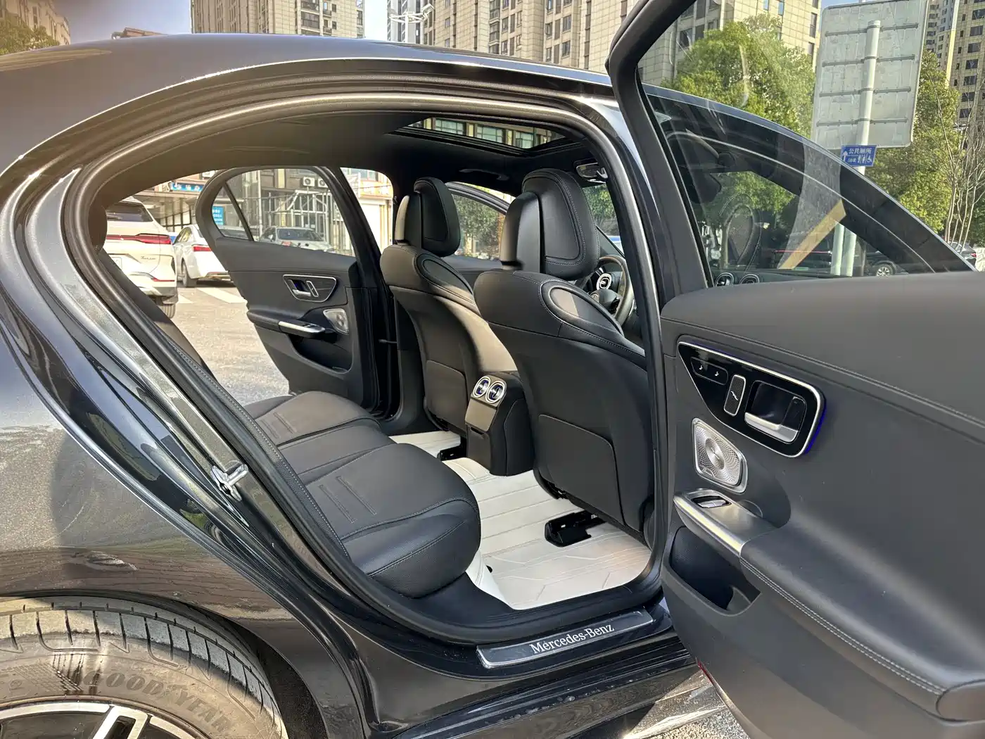 MERCEDES-BENZ C CLASS