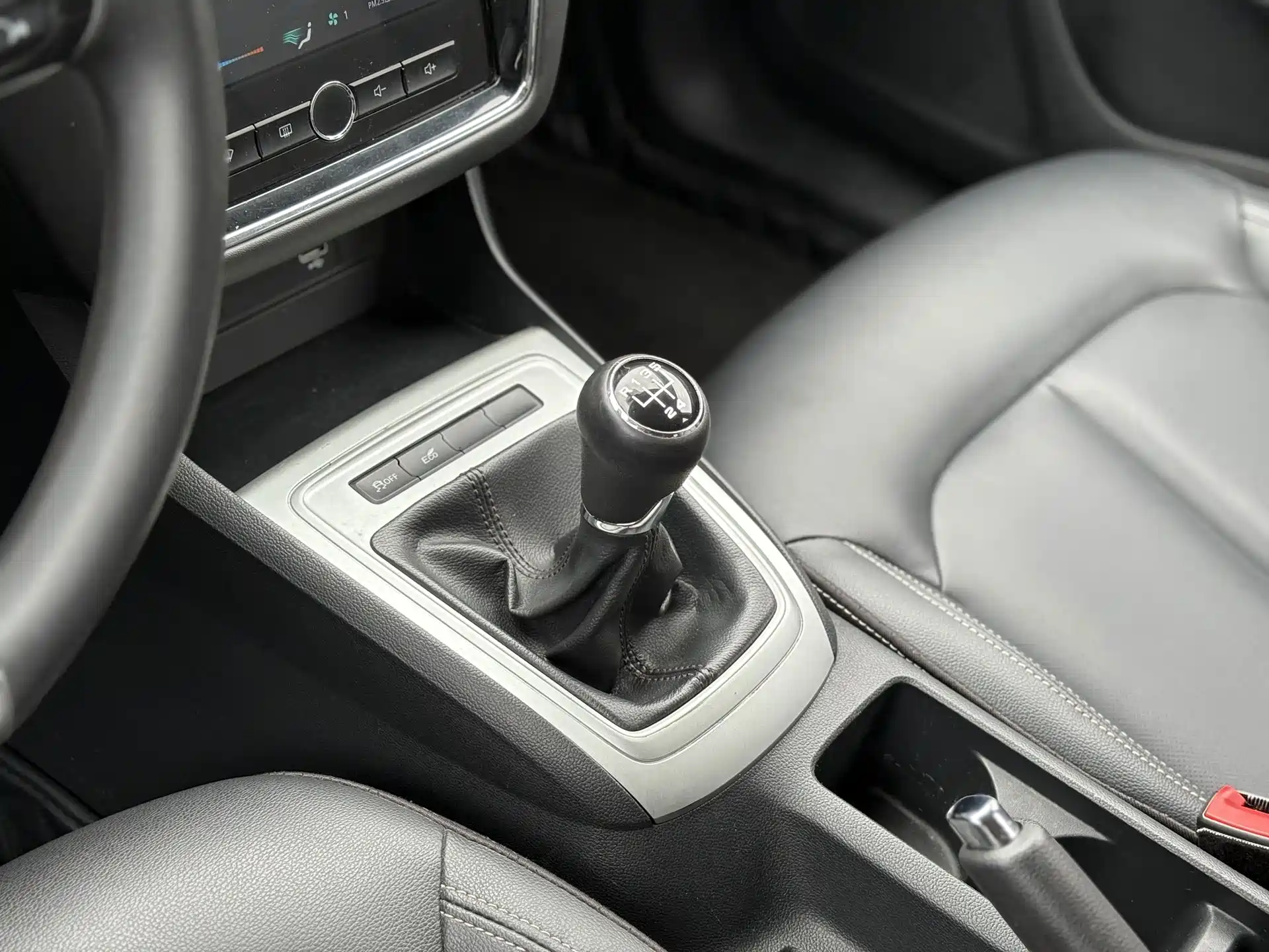 Фото 9 - Roewe i6