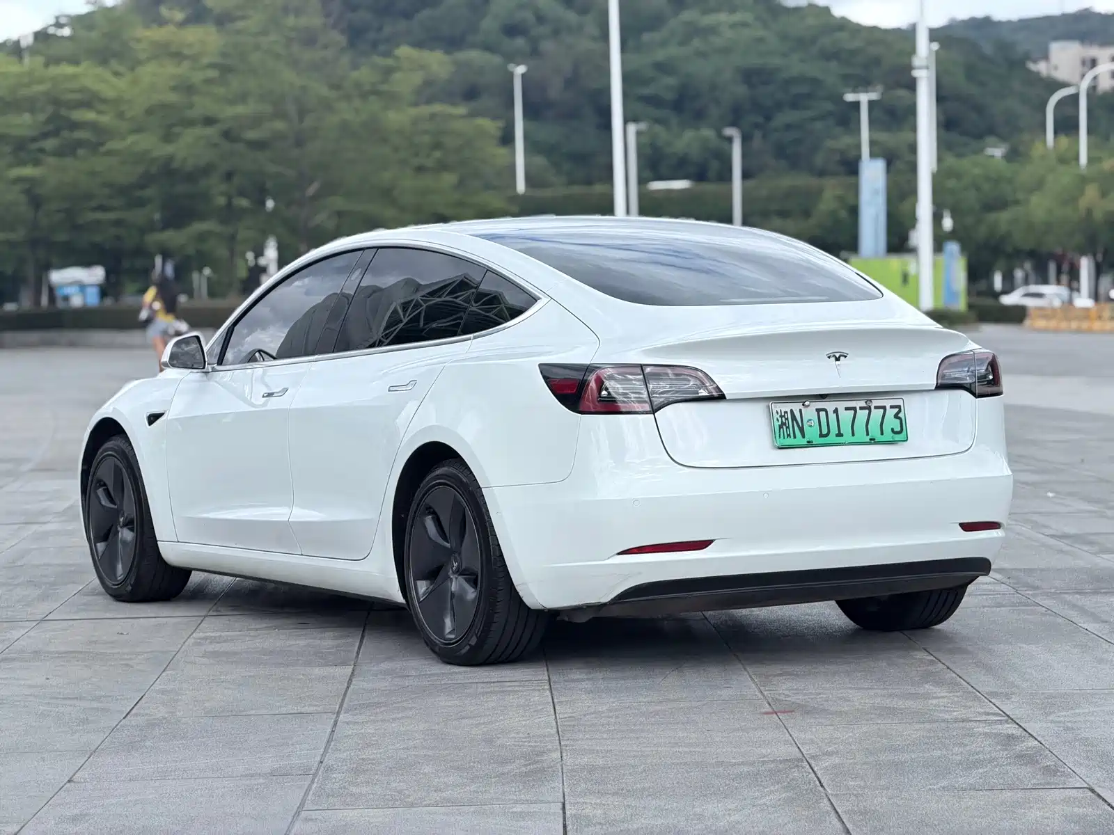 Фото 6 - Tesla Model 3