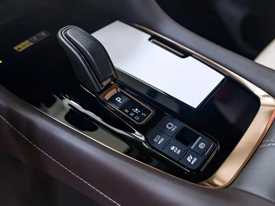 Toyota Vellfire 2024 Crown Hybrid 2.5L Executive Premium Edition фото 14