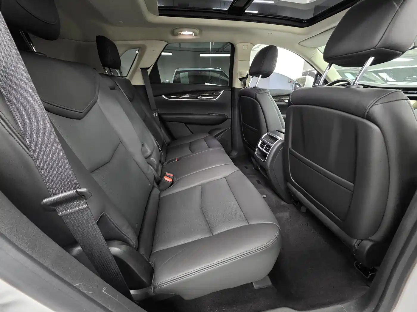 Cadillac XT5 2016 25T Luxury Model фото 6