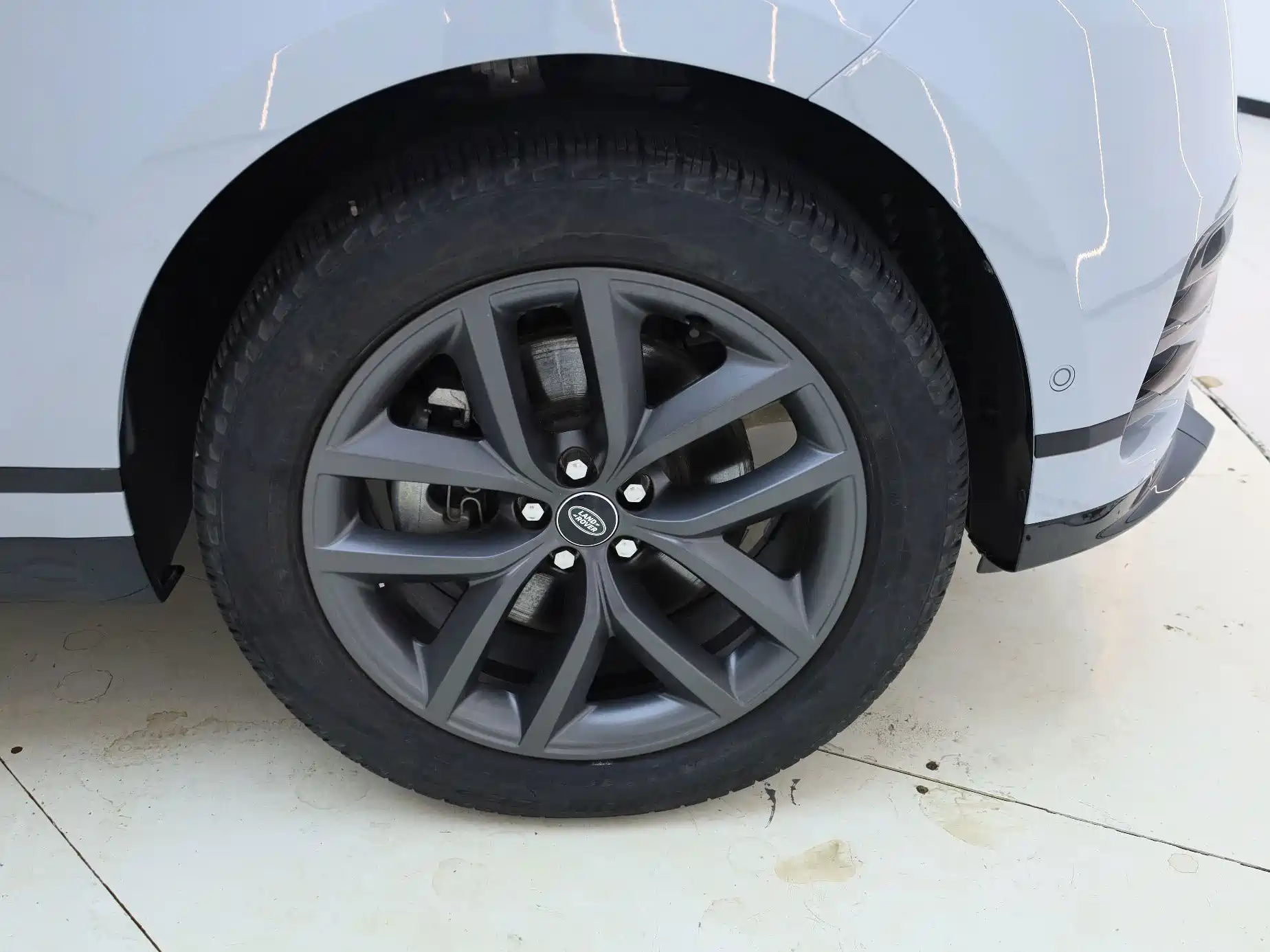 Фото 8 - Land Rover Range Rover Velar