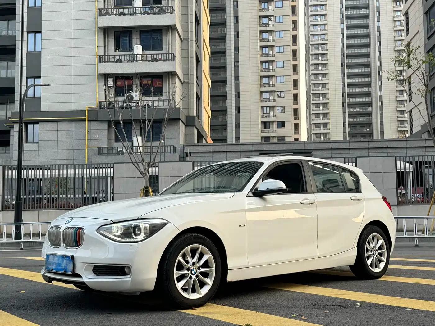 BMW 1 Series (Import) 2013 Facelift 116i Urban Model фото 2