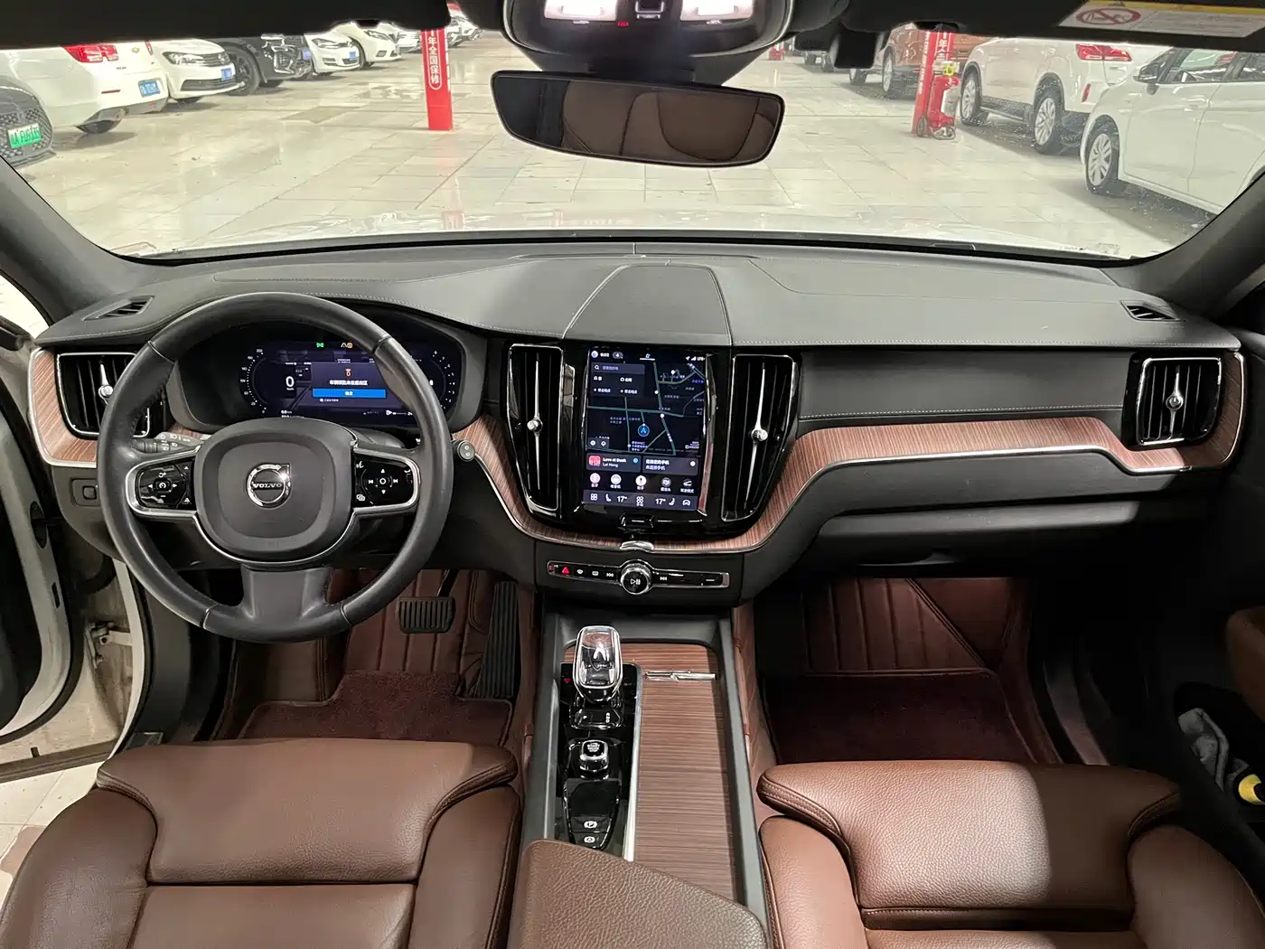 Фото 10 - Volvo XC60