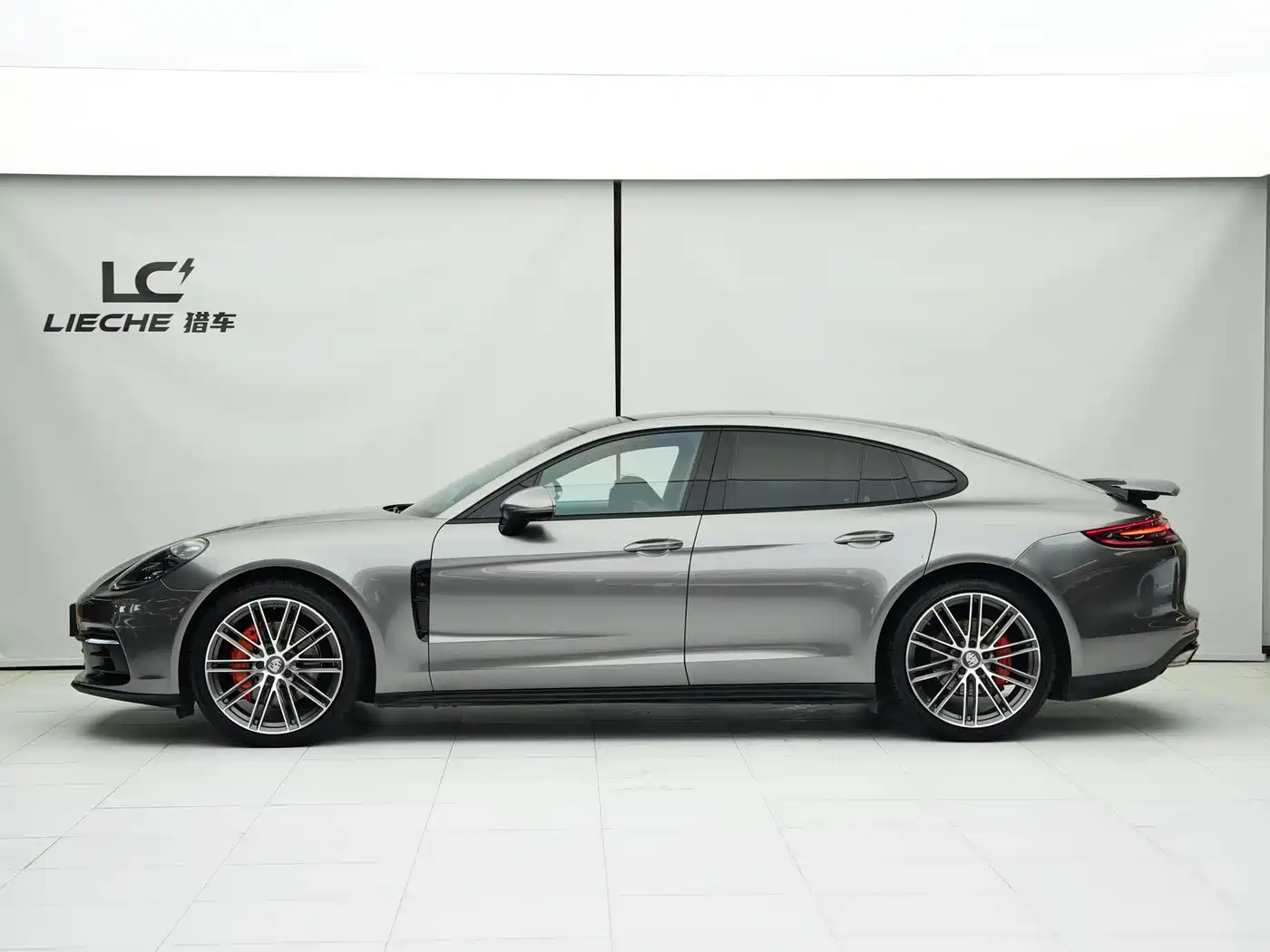 Porsche Panamera 2019 Panamera 2.9T фото 3