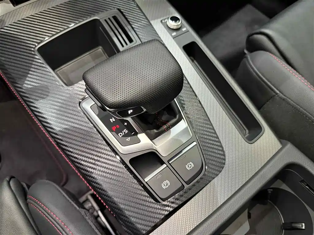 Audi Q5L Sportback 2022 40 TFSI RS Kit Speed Edition фото 19