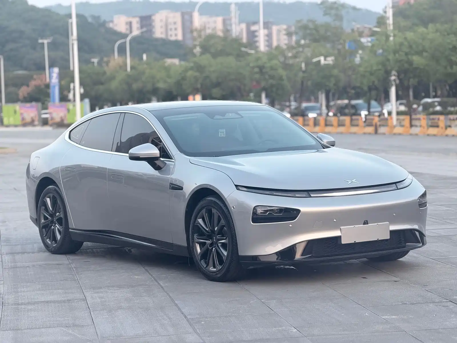 Фото 3 - XPeng P7