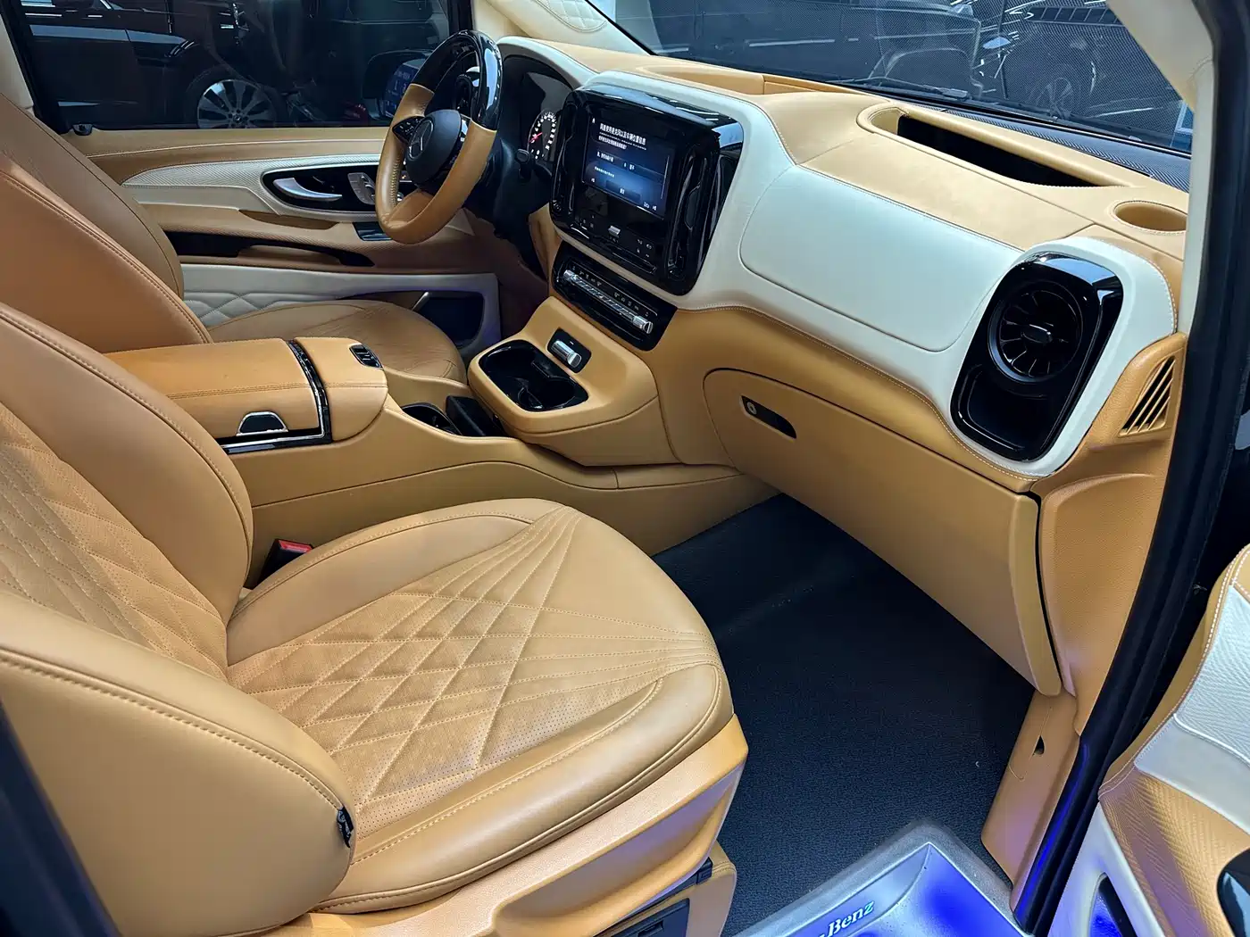Mercedes-Benz Vito 2024 2.0T Elite Edition 7-Seater фото 13