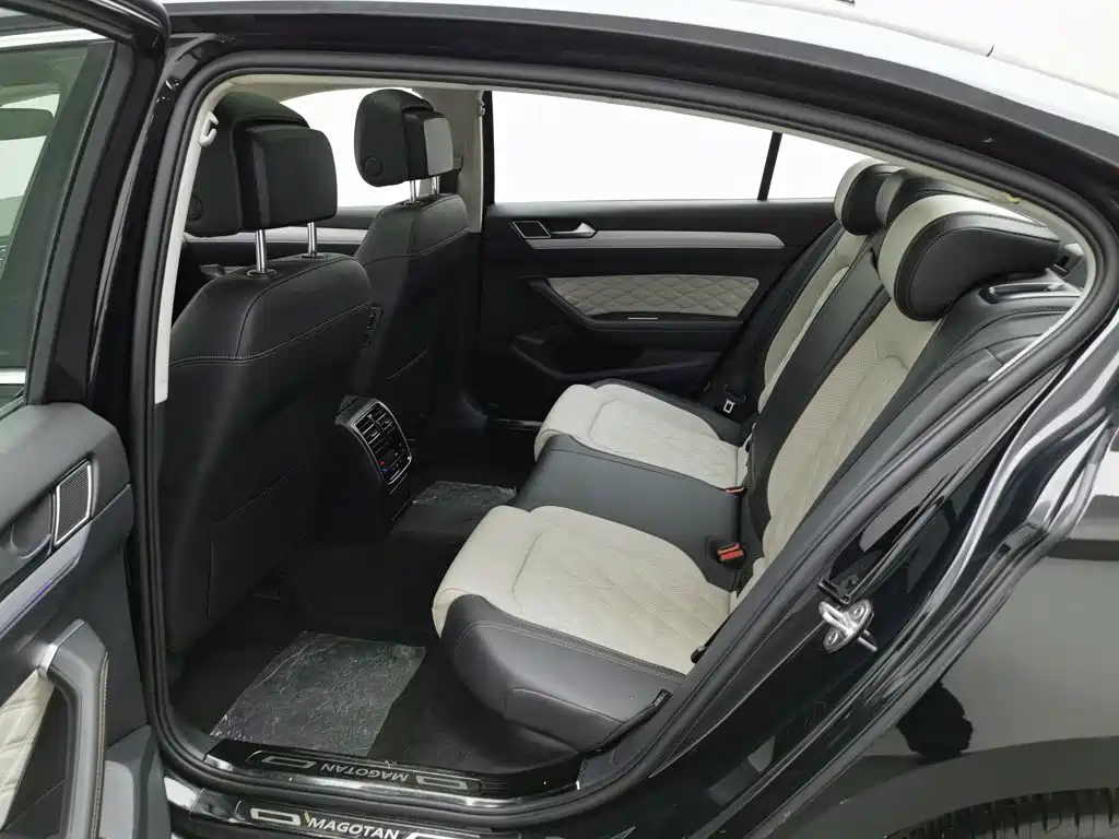 Photo 15 - Volkswagen Magotan