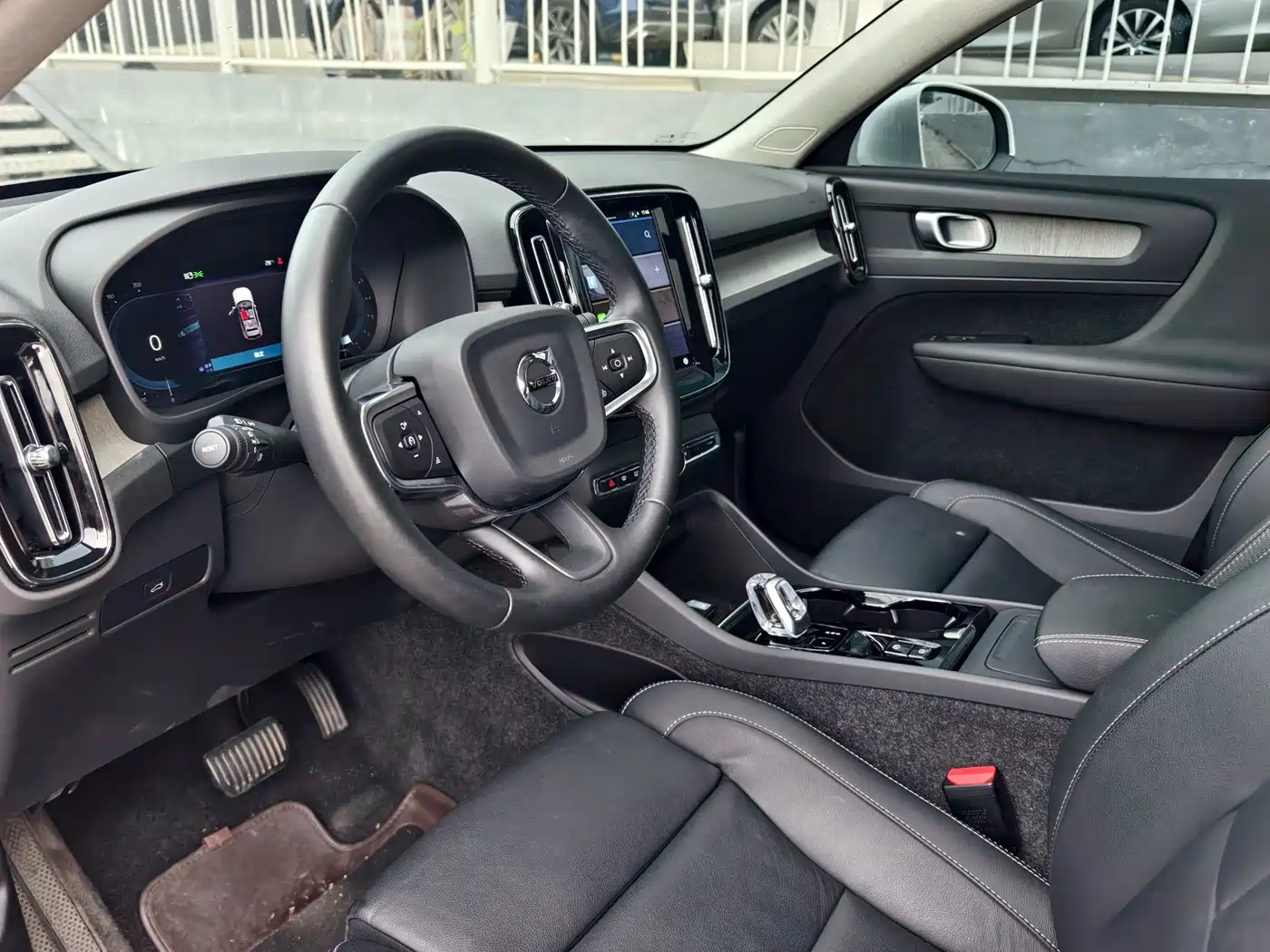 Volvo XC40 2024 2025 B4 AWD Smart Elite Luxury Edition
