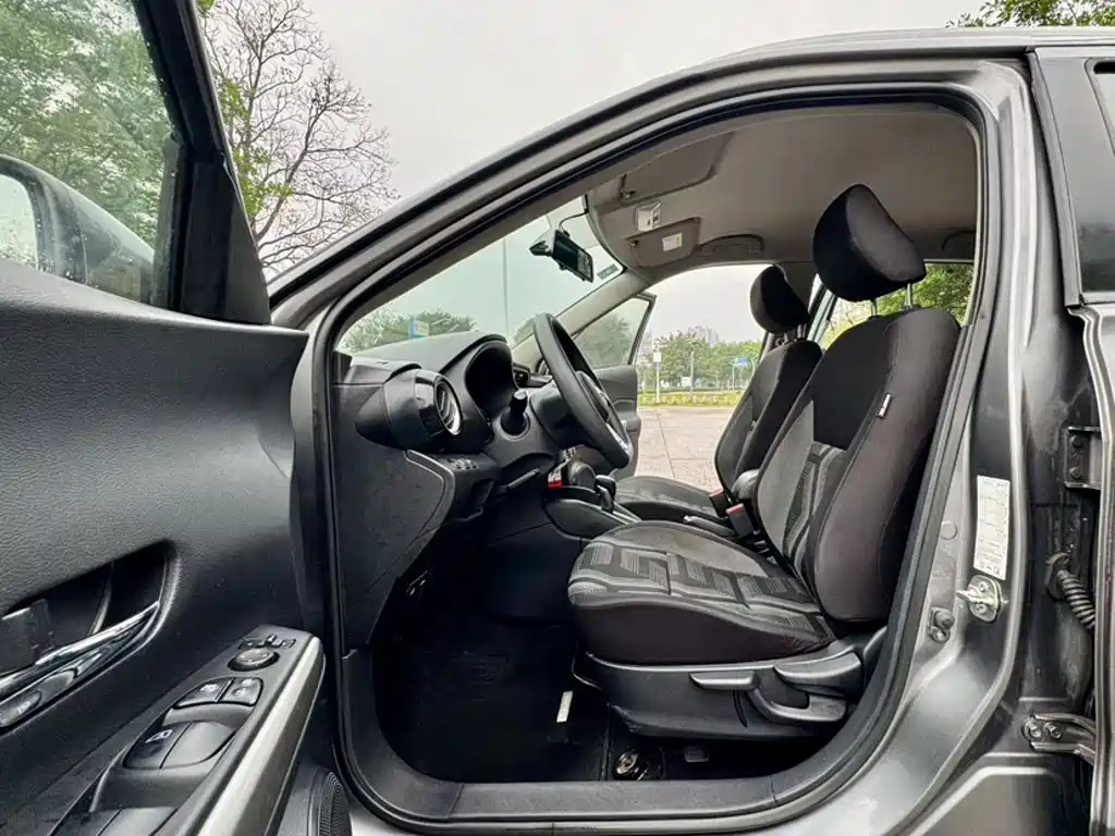 Nissan Kicks 2020 2021 1.5L XL CVT Cool Edition