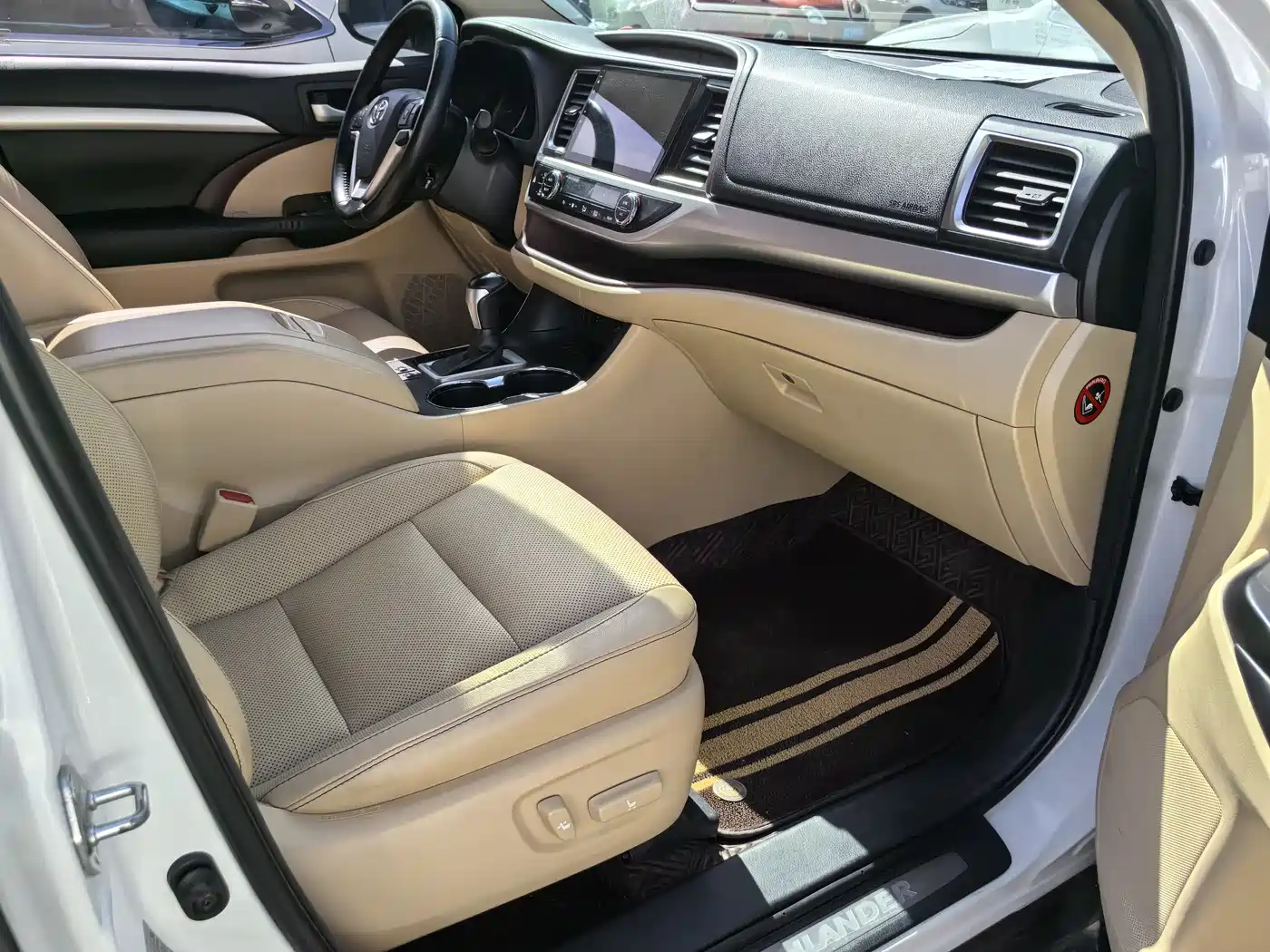 Toyota Highlander 2015 2.0T AWD Luxury Edition 7-seater фото 9