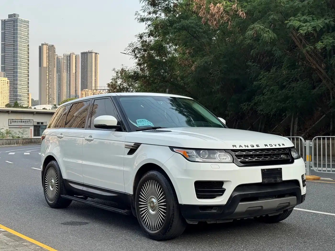 Land Rover Range Rover Sport 2014 3.0 SC V6 HSE фото 3