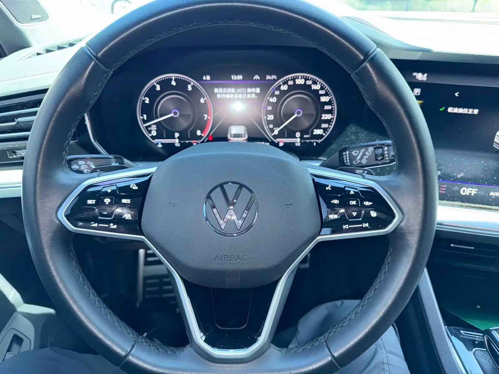 Фото 5 - Volkswagen Touareg