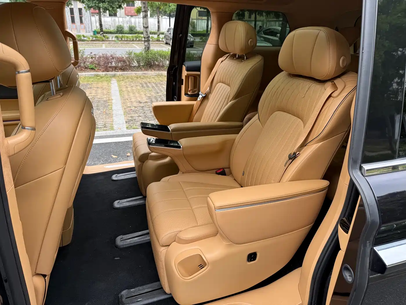 Voyah Auto Voyah Dreamer 2025 PHEV AWD Flagship Kunpeng Edition фото 11