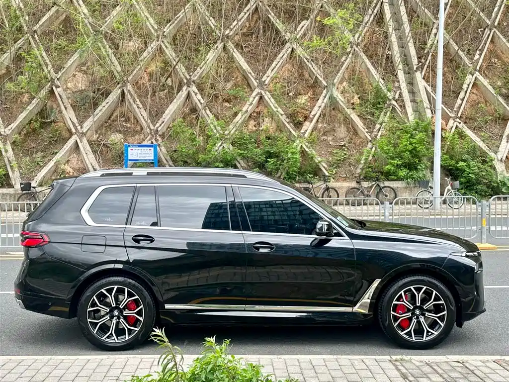 BMW X7 2023 xDrive40i Exclusive Luxury Package фото 9