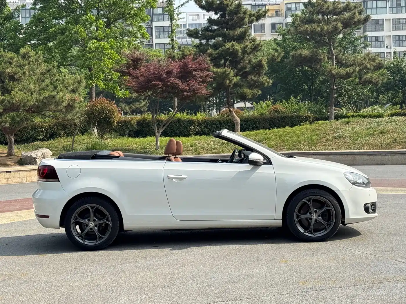 Volkswagen Golf (Import) 2012 1.4TSI Comfort Convertible Edition фото 7